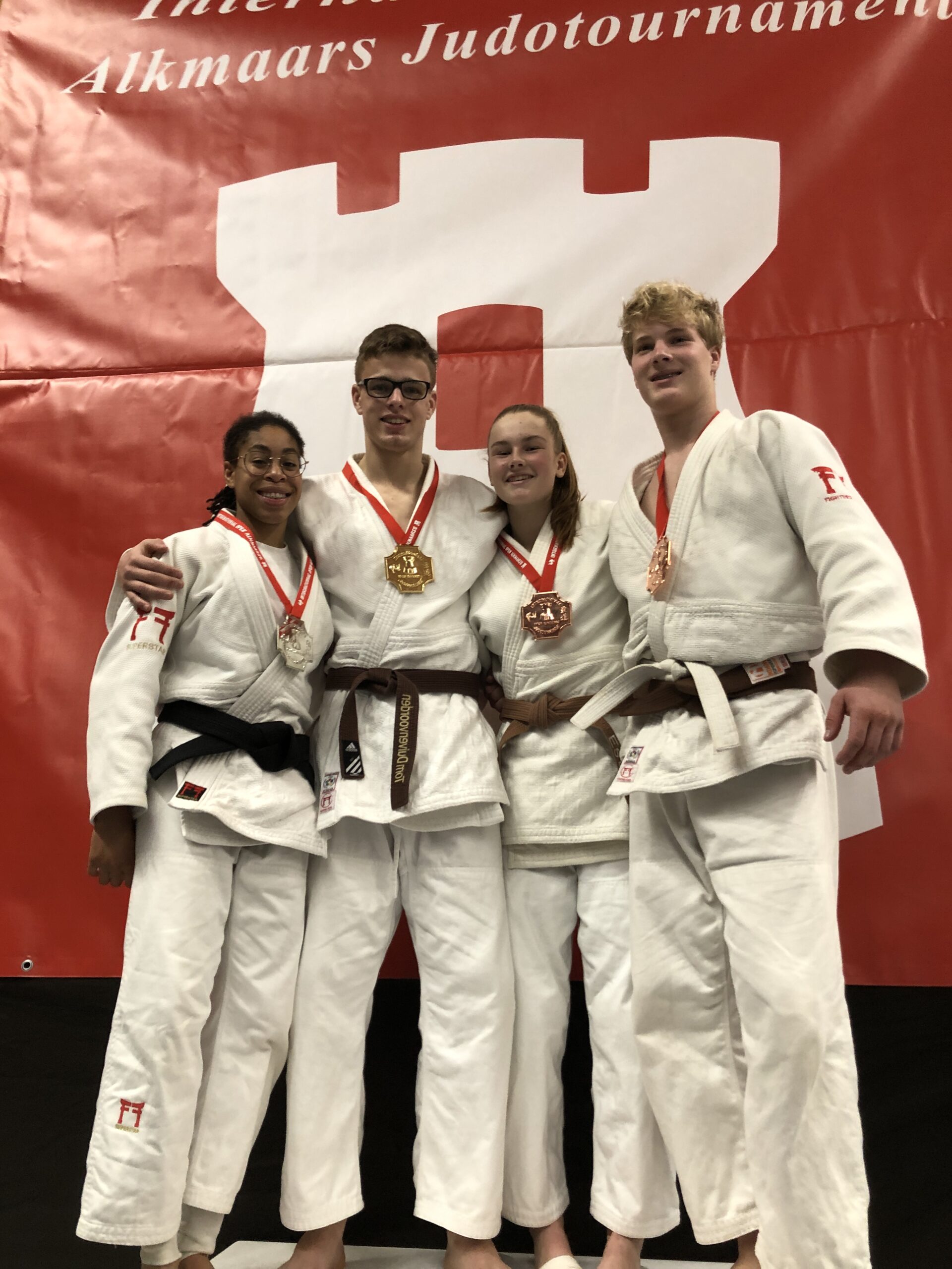Acht medailles op Internationaal Open Alkmaars judotoernooi