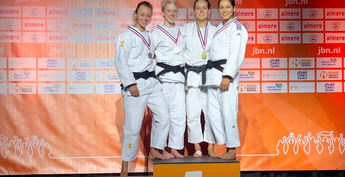 Judo Yushi judoka Ilse Buren op podium NK Judo 2018