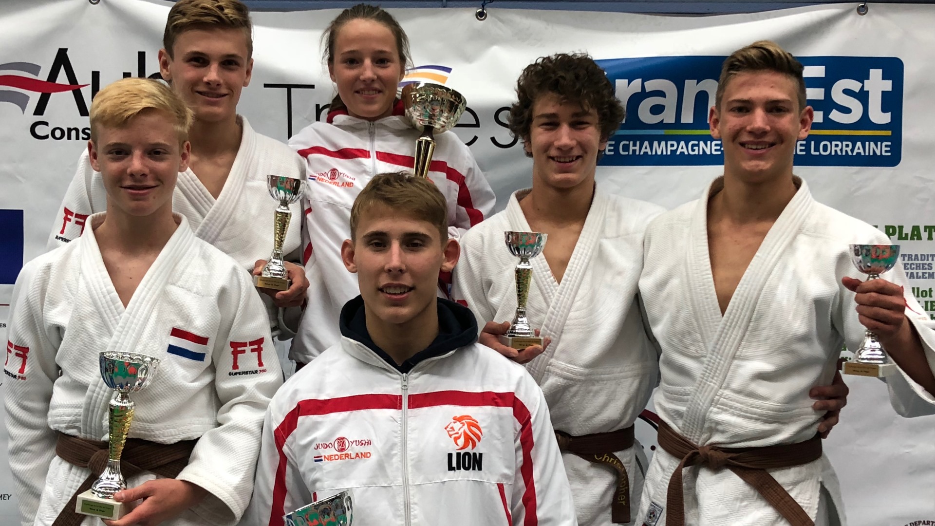 SUCCES IN TROYES FRANKRIJK